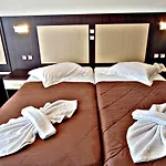 Iolida Corfu & By Smile فندق