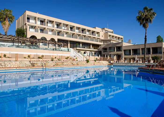 Iolida Corfu & By Smile 4* ذيسْخا