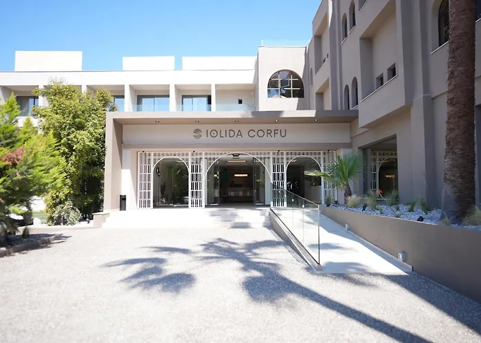 Iolida Corfu & By Smile 4* ذيسْخا